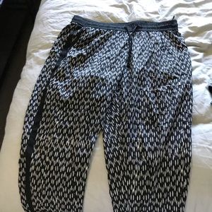 Cute patterned Calvin Klein pants